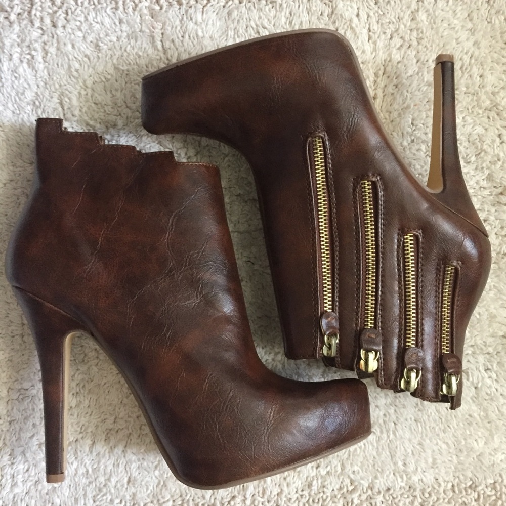 Liliana cognac ankle boots, Size 8
